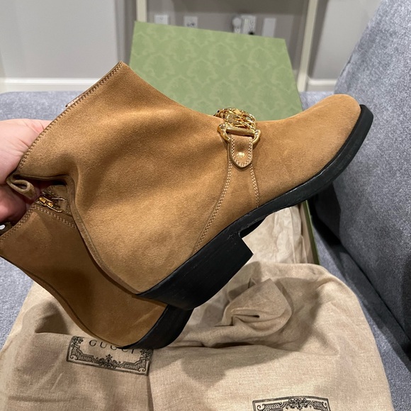 NEW in box. Gucci brown suede boots - Picture 7 of 16